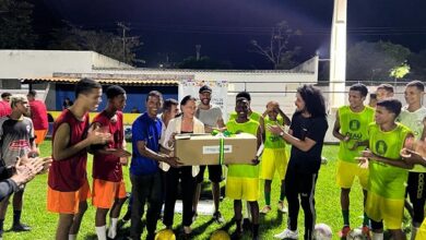 IPIAÚ: SELEÇÃO DA COPA DAS COMUNIDADES RECEBE MATERIAL ESPORTIVO