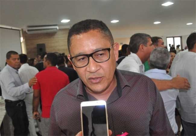 JIGUIRIÇÁ: PREFEITO É MULTADO PELO TCM-BA POR CONTRATAÇÃO IRREGULAR