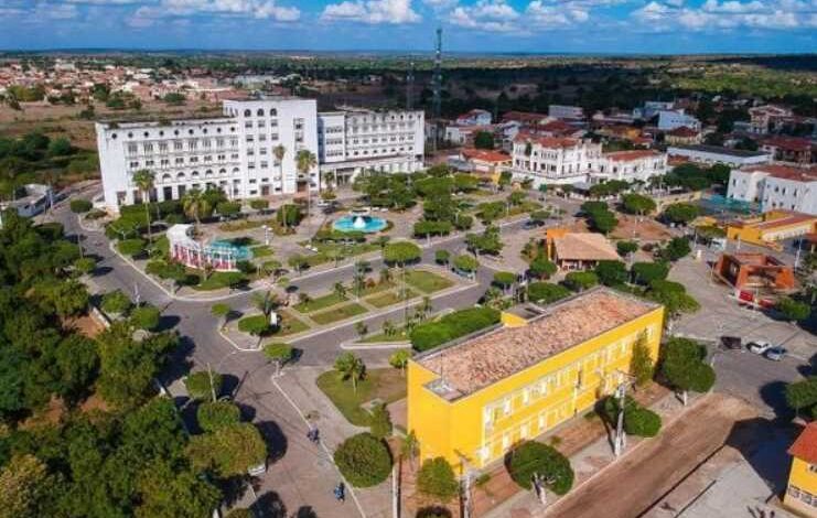 Município de Cipó exonera secretária municipal a pedido do MP