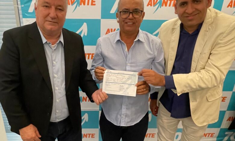 PREFEITO DE CARAVELAS SE FILIA AO PARTIDO AVANTE, IMPULSIONANDO A AGREMIAÇÃO POLÍTICA NO MUNICÍPIO