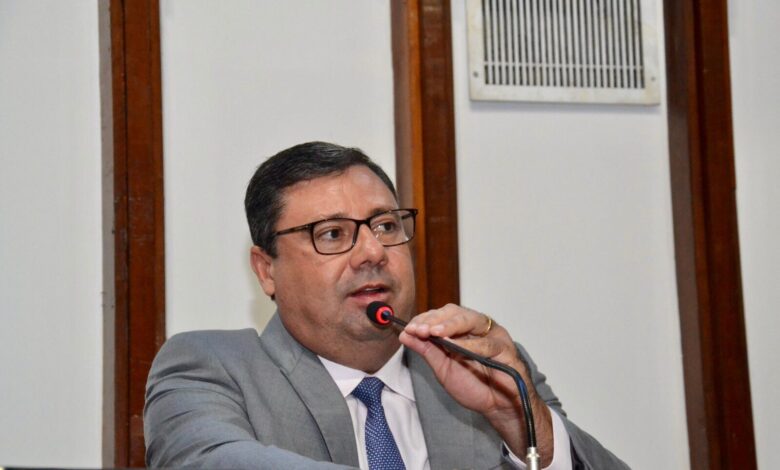 Penalva quer criação da Frente Parlamentar em defesa das favelas na Bahia