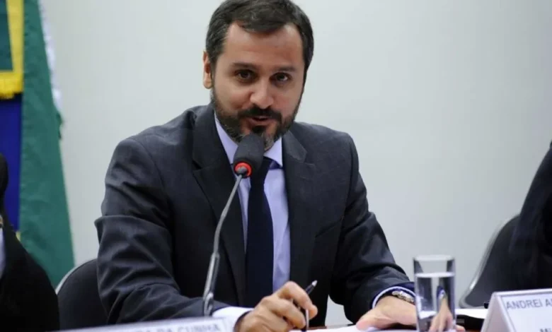 Polícia Federal propõe proibição de filiação partidária para membros da corporação