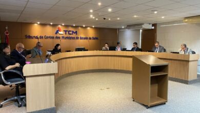 Prefeito de Riacho de Santana é penalizado por irregularidades em licitações milionárias