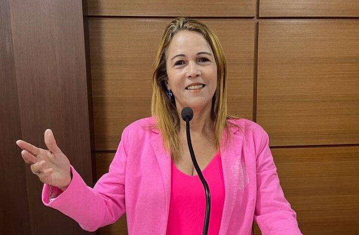 Presidente do PSB de Jacobina sonha em se tornar prefeita da cidade e busca apoio da base governista