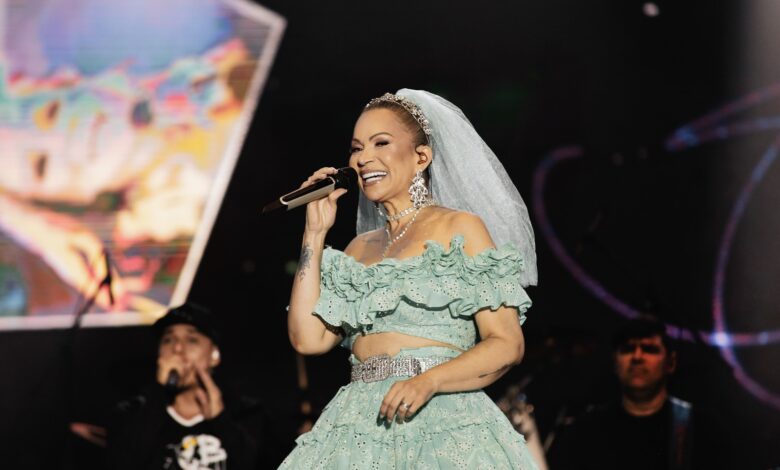 Solange Almeida agita o Parque de Exposições neste sábado (1)