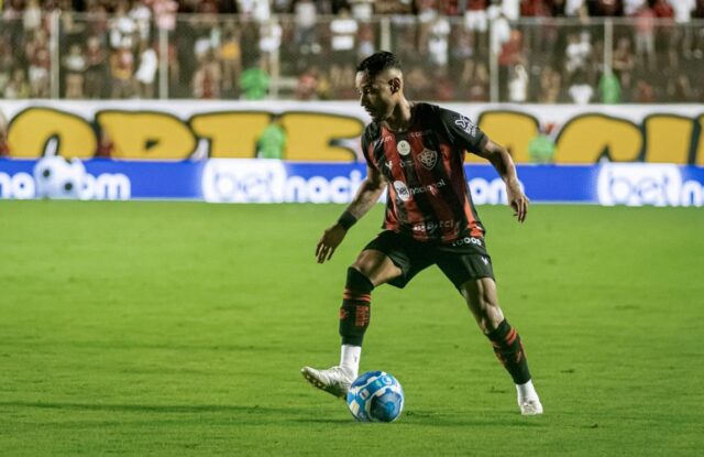 VITÓRIA ENCERRA O PRIMEIRO TURNO COMO LÍDER DA SÉRIE B APÓS VITÓRIA SUADA CONTRA A CHAPECOENSE
