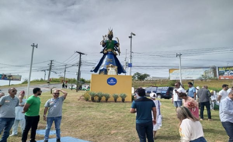APÓS RESTAURAÇÃO, ESTÁTUA DE MÃE STELLA É REINAUGURADA EM SALVADOR