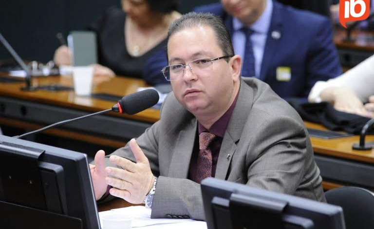 Deputado Alex Santana encaminha pedido para realização de audiência sobre VIA Bahia na Câmara