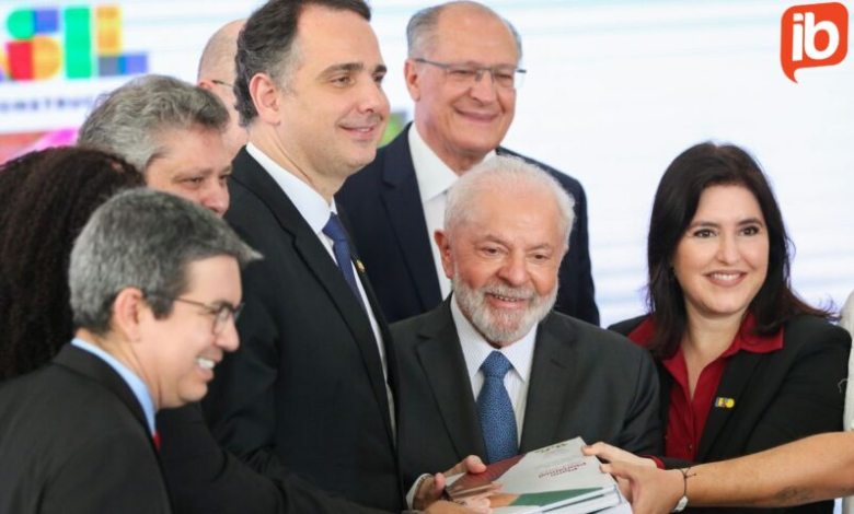 Erraremos menos na gestão do país ouvindo o que o povo pensa, diz Lula