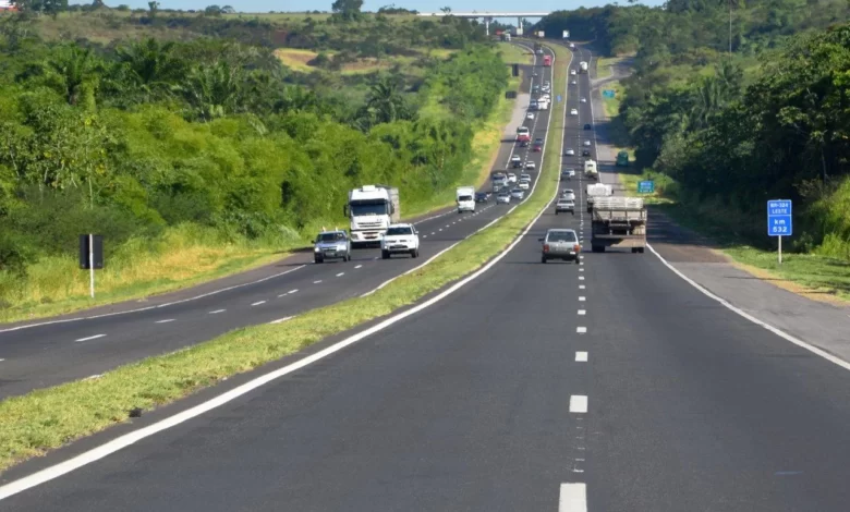 FEIRA DE SANTANA: TRECHO DA BR-234 É INTERDITADO PARA SERVIÇO NA REGIÃO