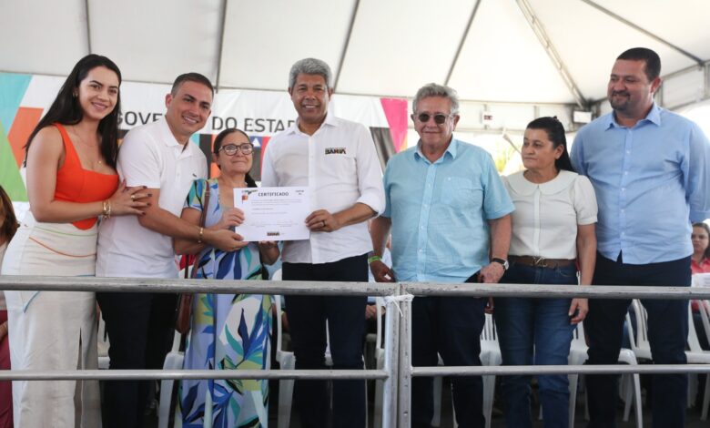 GOVERNO ENTREGA OBRAS DE INFRAESTRUTURA E REFORMAS NO INTERIOR DA BAHIA