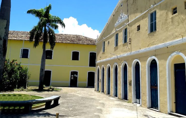 ITAPARICA: TCM DETERMINA QUE EX-GESTORES PAGUEM MULTA E RESSARCIEM COFRES PÚBLICOS POR ACUMULAÇÃO ILEGAL DE CARGOS