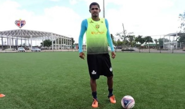 Jogador do Bahia de Feira sofre infarto e morre durante treino; atacante tinha 36 anos
