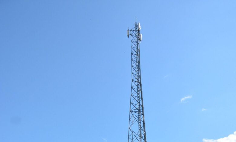 MAIS DE 150 DISTRITOS BAIANOS JÁ SÃO ATENDIDOS COM SINAL DE CELULAR E ACESSO À INTERNET ATRAVÉS DO FALA BAHIA