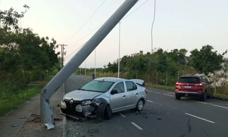 MAIS DE 400 MIL BAIANOS FICARAM SEM ENERGIA APÓS BATIDAS DE CARROS EM POSTES