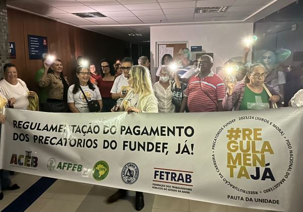 PROFESSORES PROTESTAM NA AL-BA CONTRA PROJETO DE LEI ENVIADO POR JERÔNIMO RODRIGUES