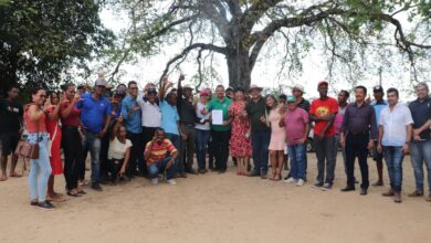 QUILOMBOLAS DE MUQUÉM DO SÃO FRANCISCO RECEBEM POSSE DE TERRA