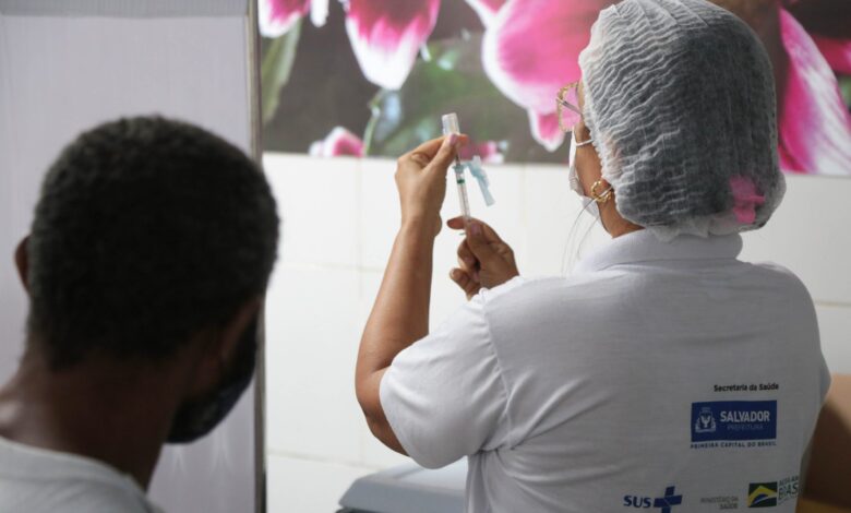 SALVADOR: CONFIRA POSTOS DE VACINAÇÃO CONTRA COVID E GRIPE NESTA TERÇA (15)