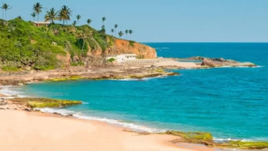 SALVADOR: MORADORES DENUNCIAM CONSTRUÇÕES PRÓXIMO A PRAIA DO BURACÃO; ENTENDA