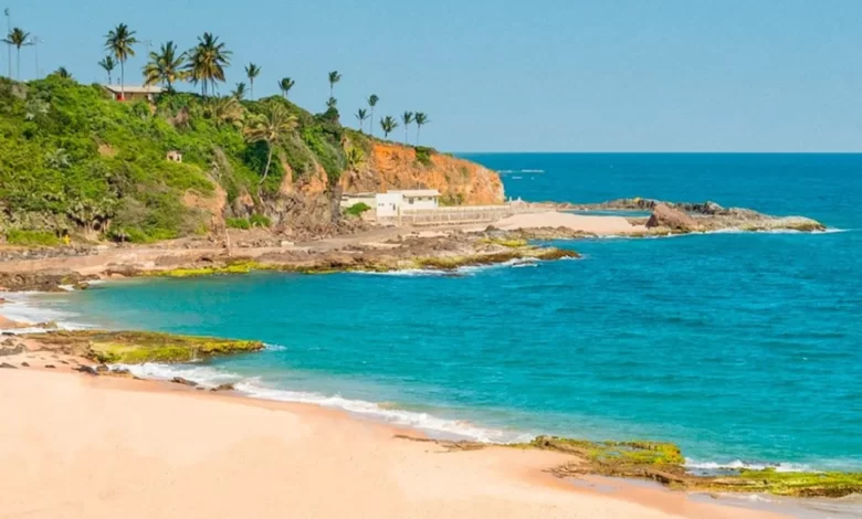 SALVADOR: MORADORES DENUNCIAM CONSTRUÇÕES PRÓXIMO A PRAIA DO BURACÃO; ENTENDA