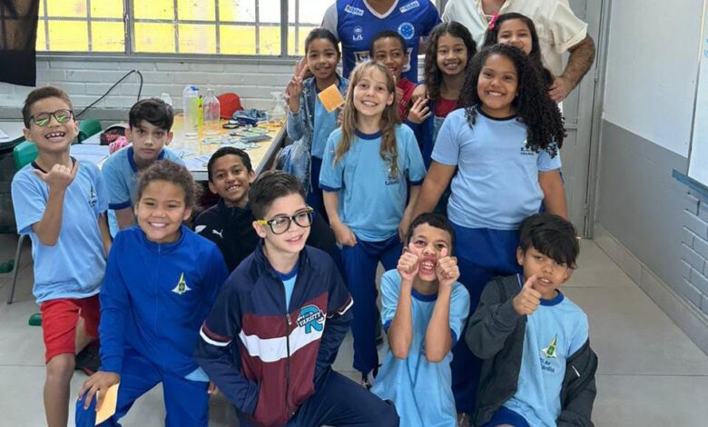 Vice-presidente da ACEB, ex-jogador do Bahia Marcelo Ramos visita escola estadual 