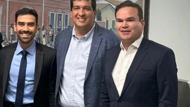 CACÁ LEÃO E JUNIOR MARABÁ DEFENDEM NOME DE DANILO HENRIQUE PARA SUCESSÃO MUNICIPAL DE BARREIRAS
