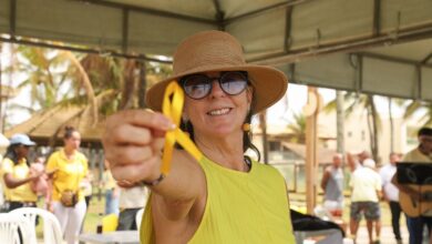 Caminhada em alusão ao Setembro Amarelo movimenta Praia de Vilas do Atlântico