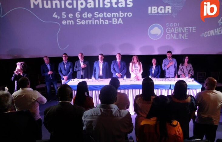 Encontro nacional reúne mais de 500 vereadores em Serrinha para debater pautas legislativas e municipais