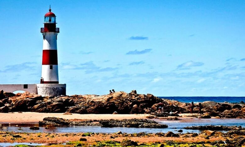 FAROL DE ITAPUÃ COMPLETA 150 ANOS COM MUITA FESTA EM SALVADOR