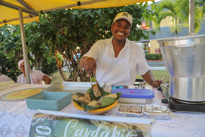 Feira de Economia Solidária reúne artesanato, gastronomia e música em Vilas do Atlântico 
