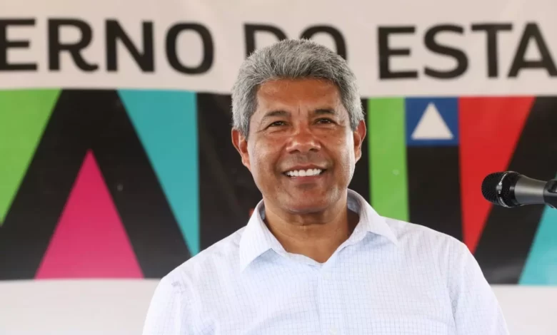 ITAPETINGA: JERÔNIMO RODRIGUES ENTREGA AERÓDROMO RECUPERADO E PAVIMENTAÇÃO DE TRECHO DA BA-130