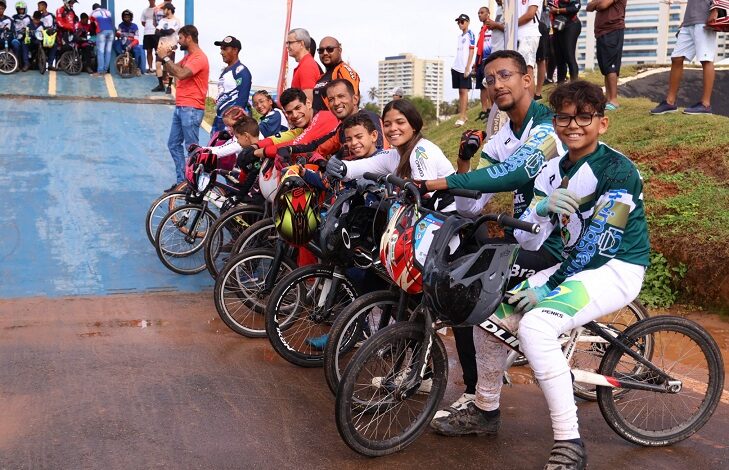 Inscrições das aulas gratuitas de bicicross no Projeto Pedal estão abertas para crianças e jovens 