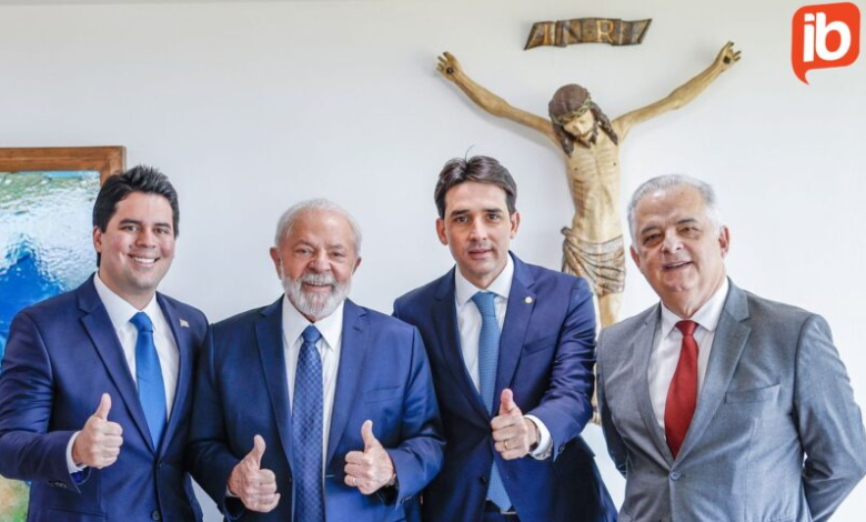 Lula dá posse a três ministros e cria ministério para pequena empresa