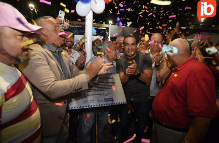 Prefeitura entrega duas novas praças na Liberdade e anuncia requalificação da avenida Lima e Silva