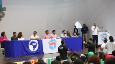 Segundo dia do 10° Congresso da União de Estudantes, na Uesc, em Ilhéus, conta a presença do governador