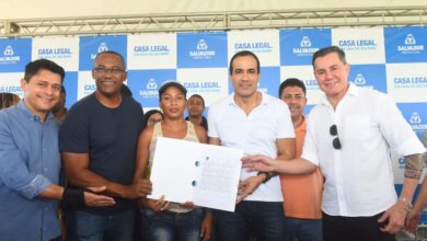  TJBA ENTREGA MAIS DE 800 TÍTULOS DE REGULARIZAÇÃO FUNDIÁRIA NO BAIRRO DA PAZ