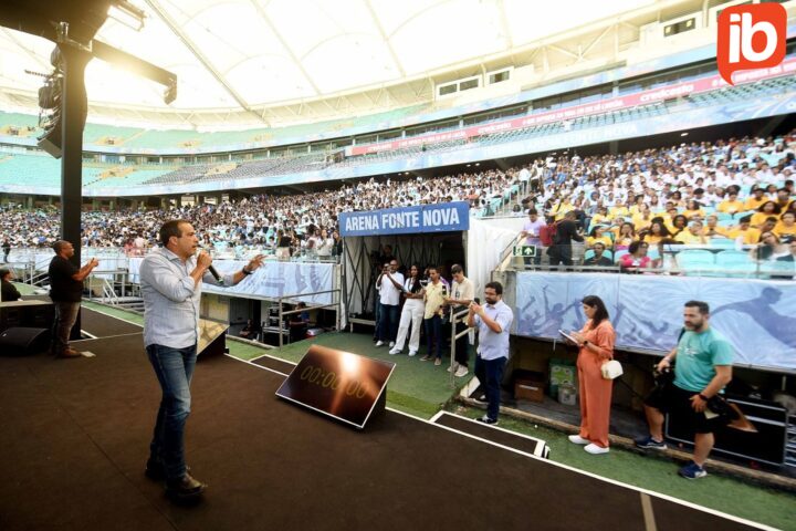 Bruno Reis anuncia ações para o público jovem durante abertura do NAU Fest na Arena Fonte Nova
