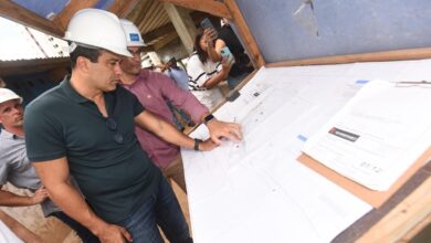 COMITIVA DA PREFEITURA VISTORIA OBRAS E DISCUTE DUPLICAÇÃO DA AVENIDA JORGE ARMADO