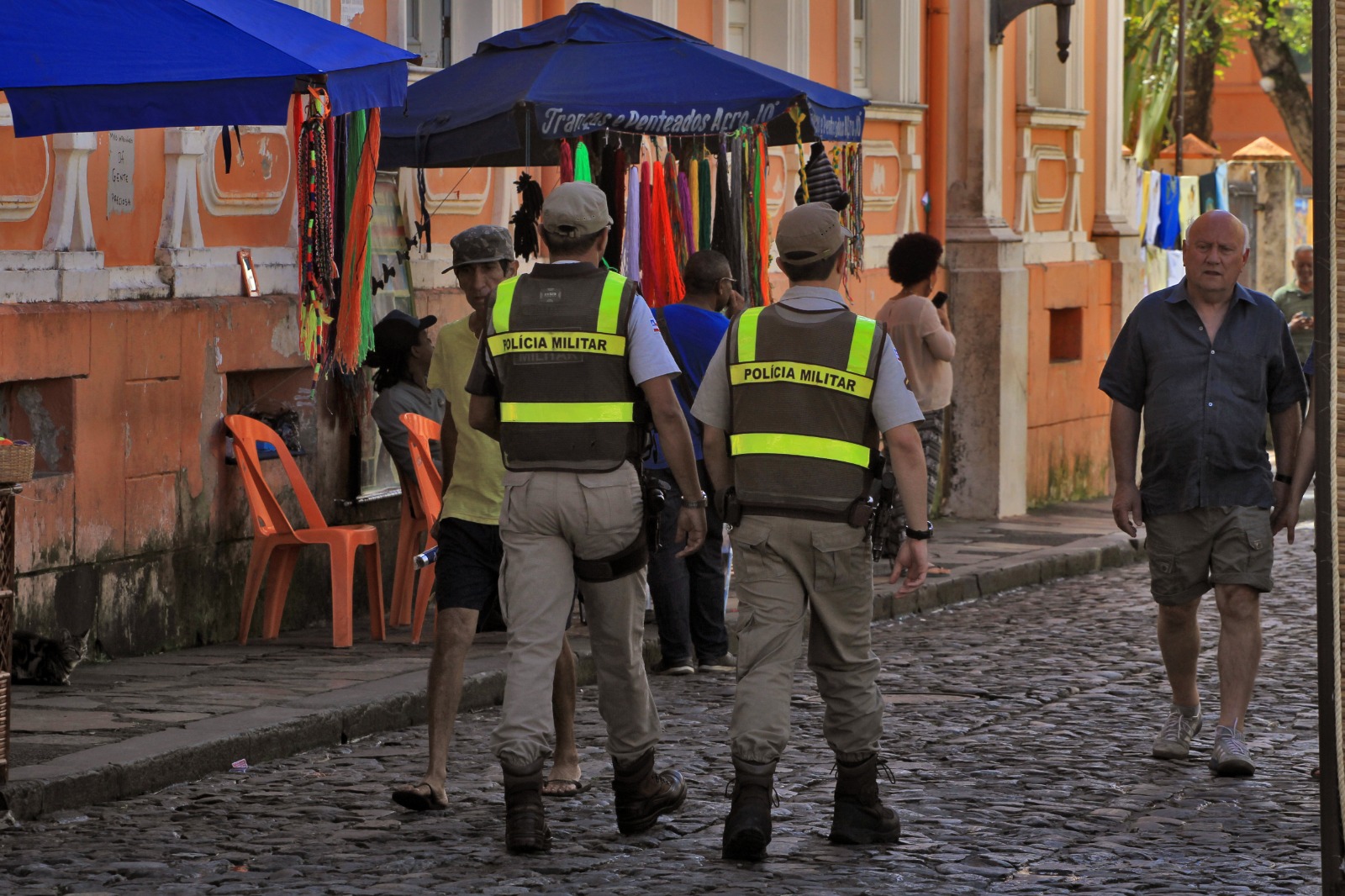 CONVOCAÇÕES DE POLICIAIS E BOMBEIROS MILITARES DA RESERVA AMPLIAM EFETIVO PARA OPERAÇÕES NA BAHIA