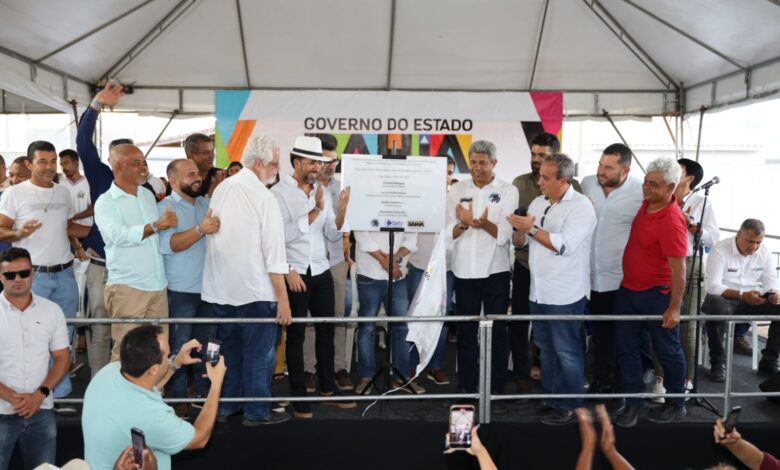 LAJE: GOVERNO DA BAHIA ENTREGA MODERNIZAÇÃO DE COLÉGIO, ABASTECIMENTO DE ÁGUA E PAVIMENTAÇÃO