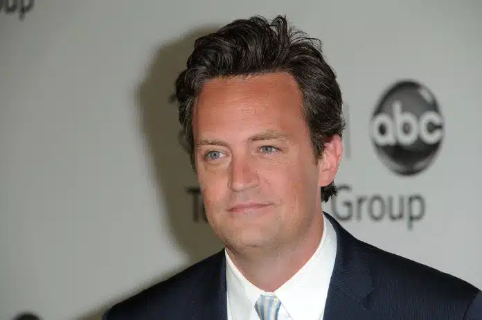 MATTHEW PERRY, O CHANDLER DE 'FRIENDS', MORRE AOS 54 ANOS