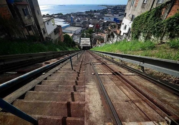 PLANO INCLINADO LIBERDADE-CALÇADA: REABERTURA É ADIADA