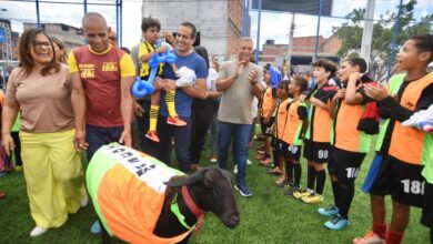 PREFEITURA ENTREGA CAMPO COM GRAMADO SINTÉTICO EM NOVA BRASÍLIA DE VALÉRIA